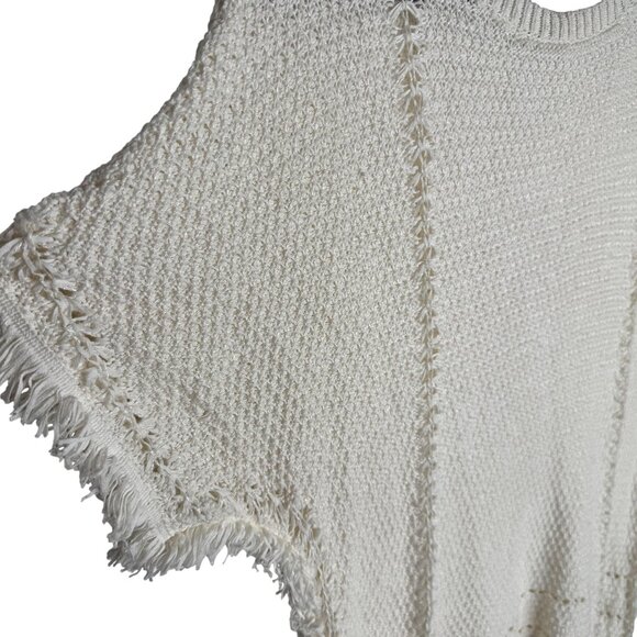 G.H. Bass & Co. Womens Medium White Knit Short Sleeve Sweater With Fringe Accent - Picture 3 of 10